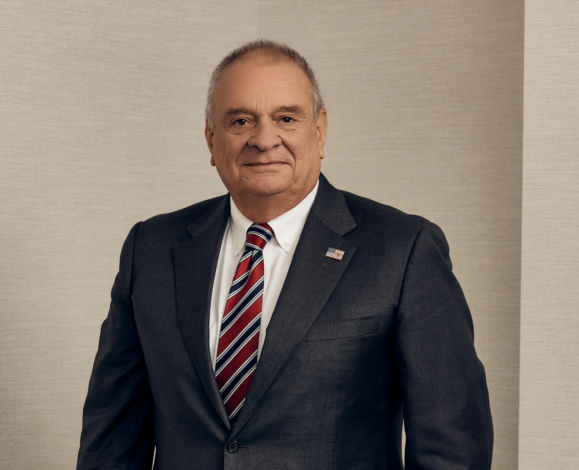 Roberto Pardo in a suit