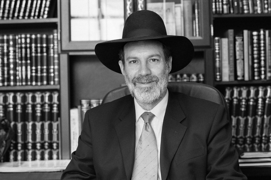 A photo of Rabbi Sergio Slomianski