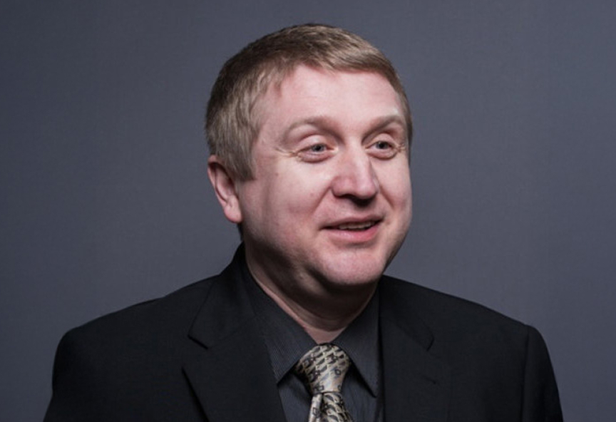 Dr Lucian Tipi