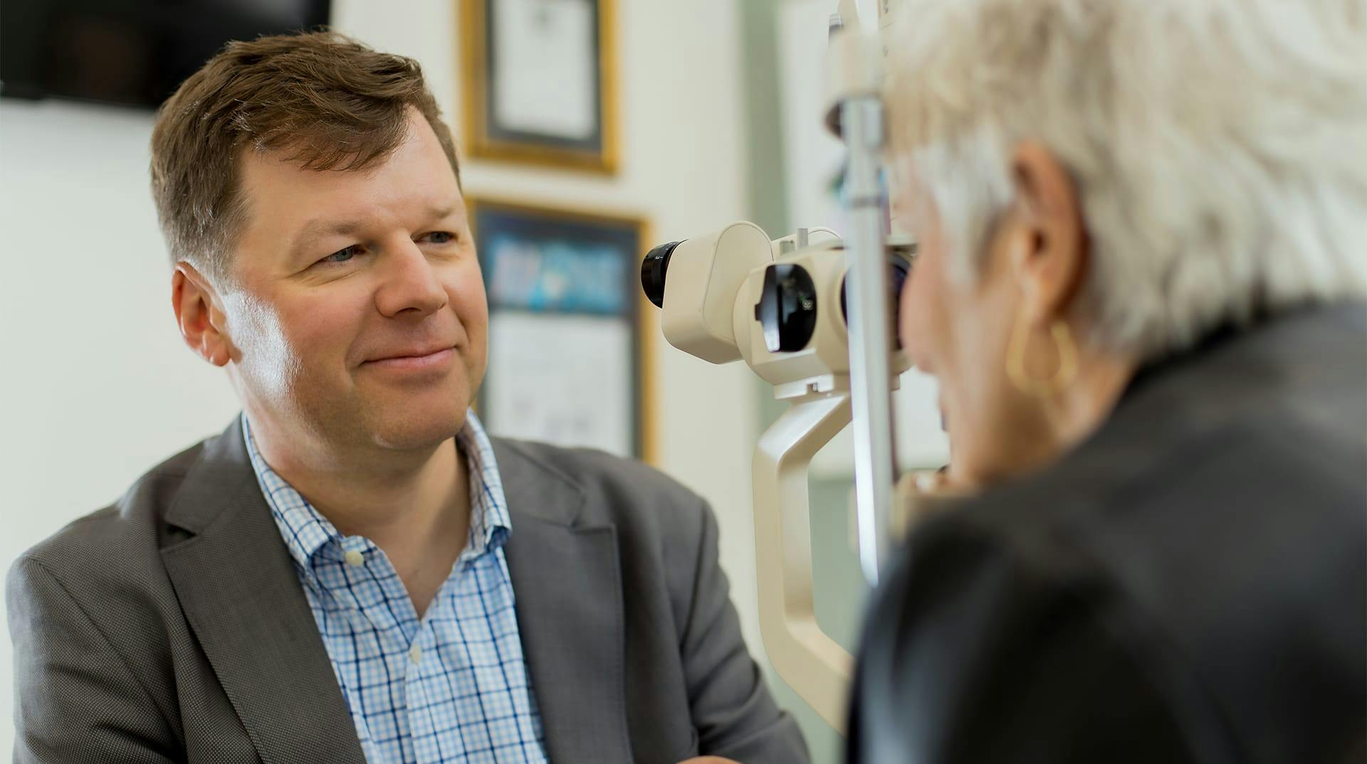 Dr Melson consulting patient