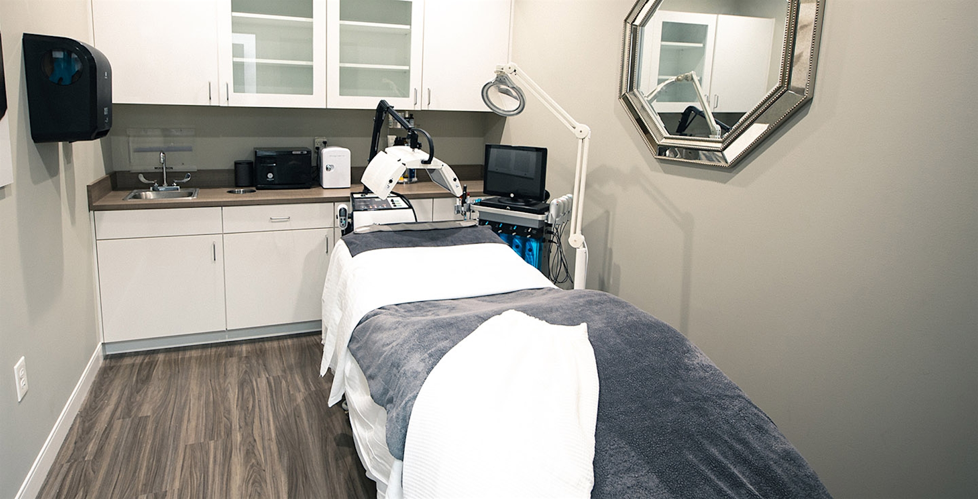 Treatment bed
