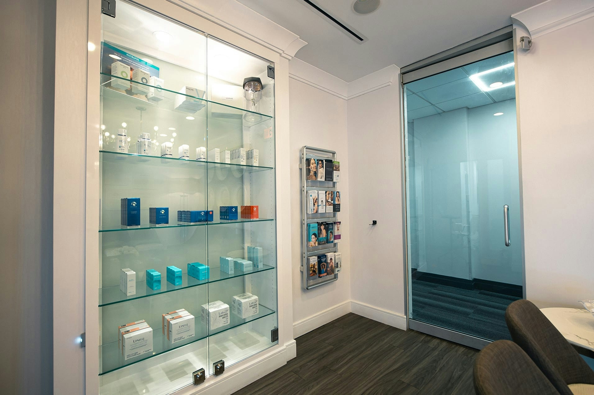 Product cabinet