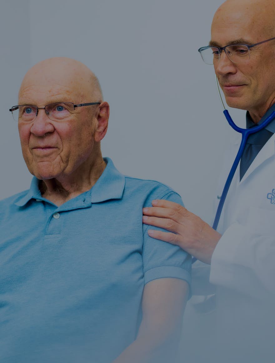 Sugrical Associates doctor treating a patient