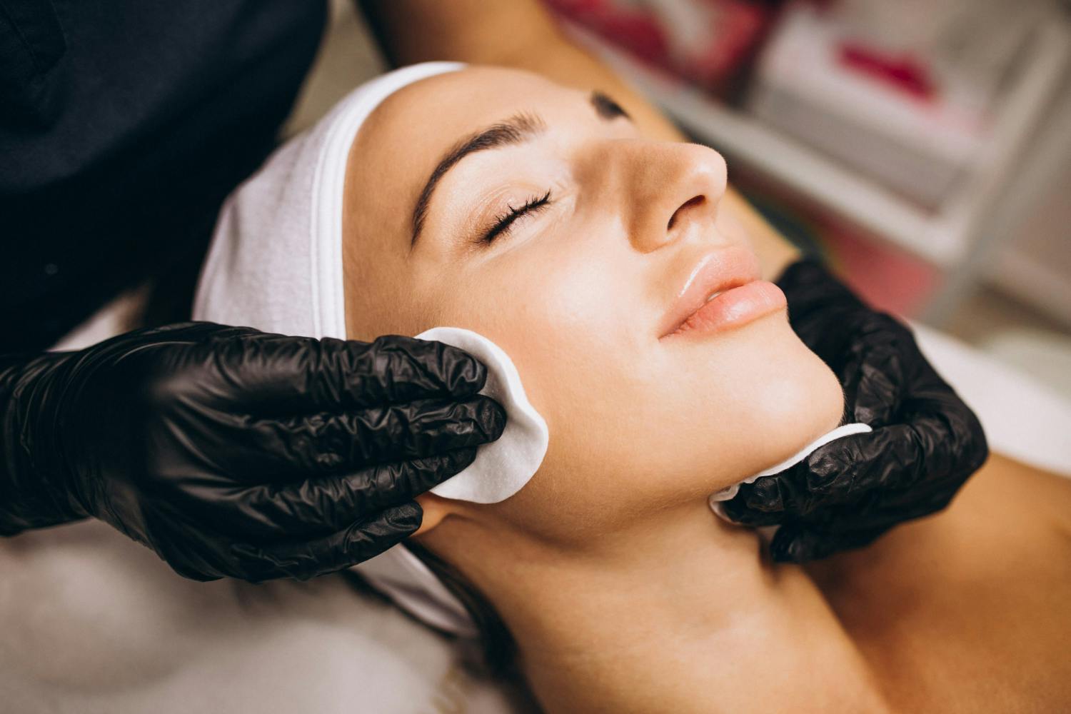 woman receiving Malasma treatment