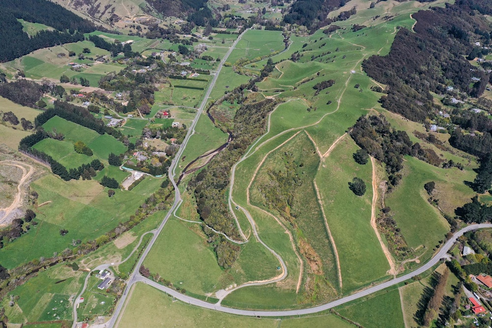 Mangaroa Farms public trail