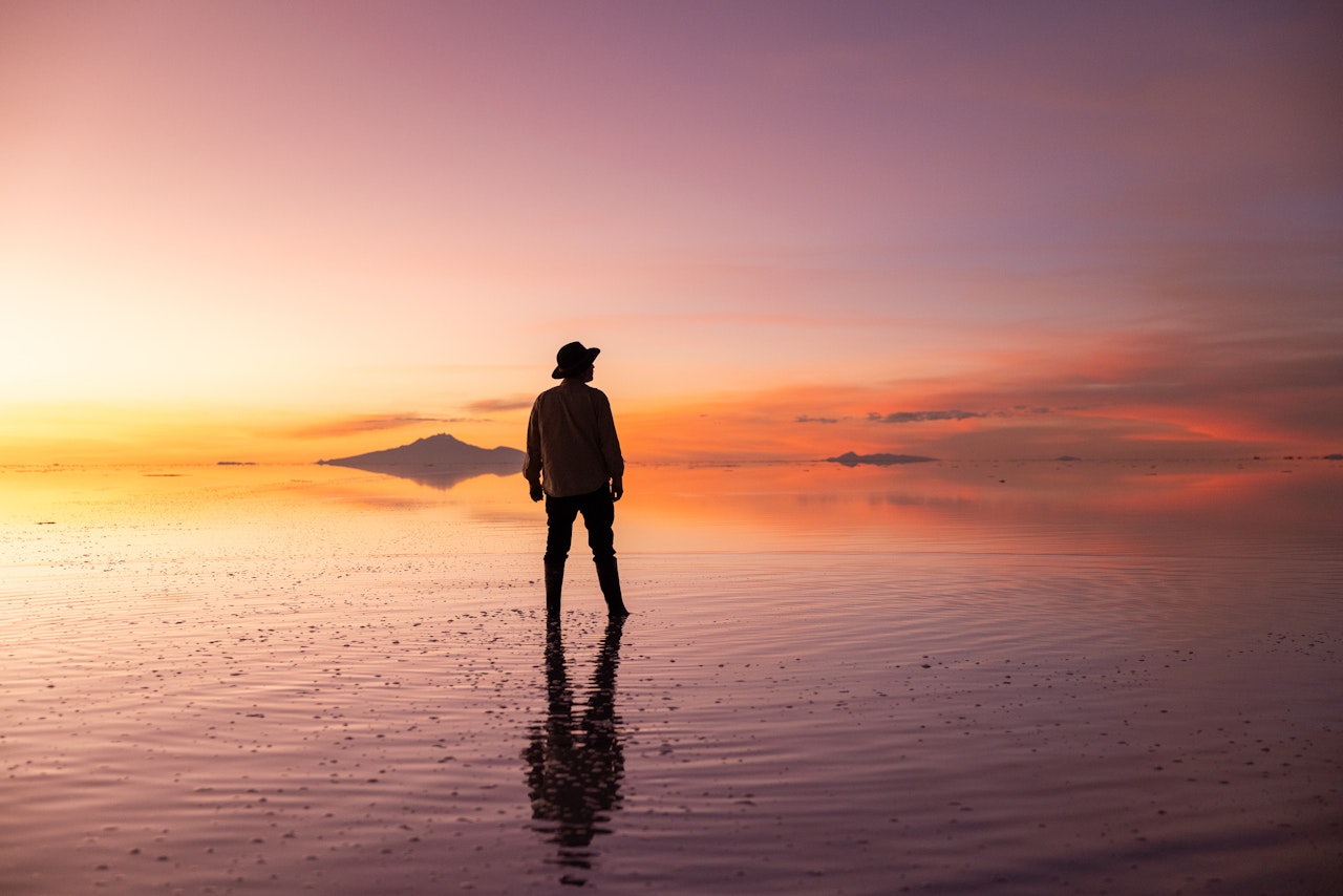 Man standing at bolivian ocean