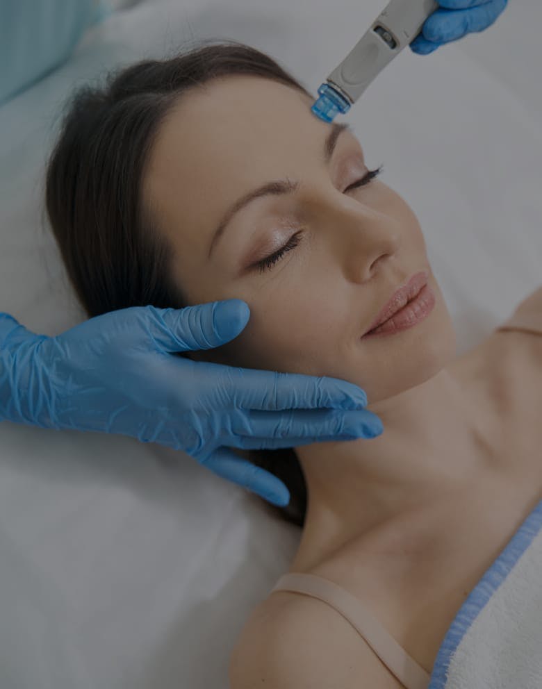 woman receiving injection at Serotonin Centers med spa in Tampa, FL