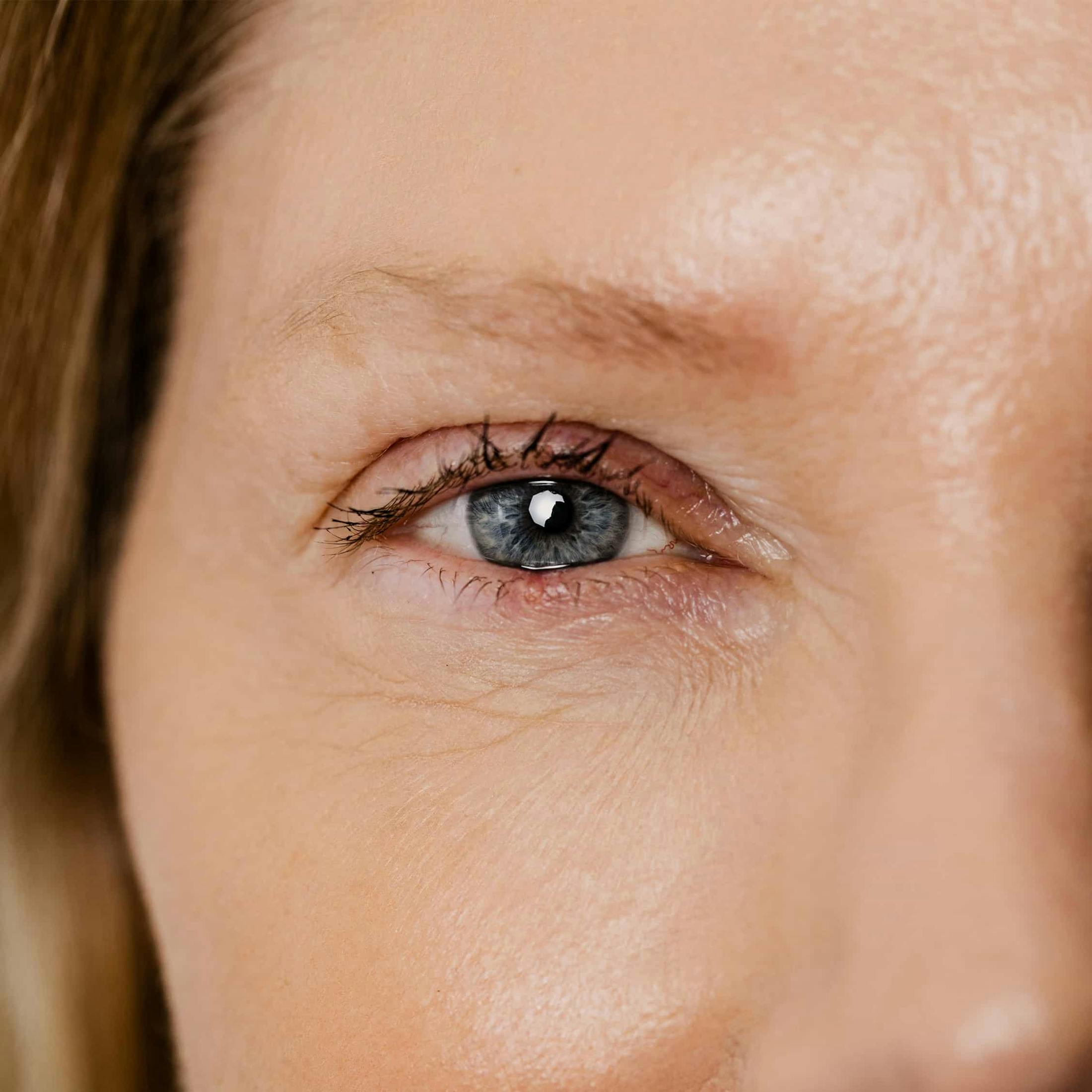 close up of womans eye