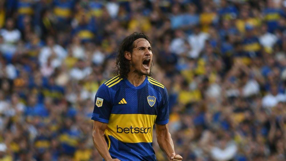 Cavani celebrando gol pelo Boca Juniors