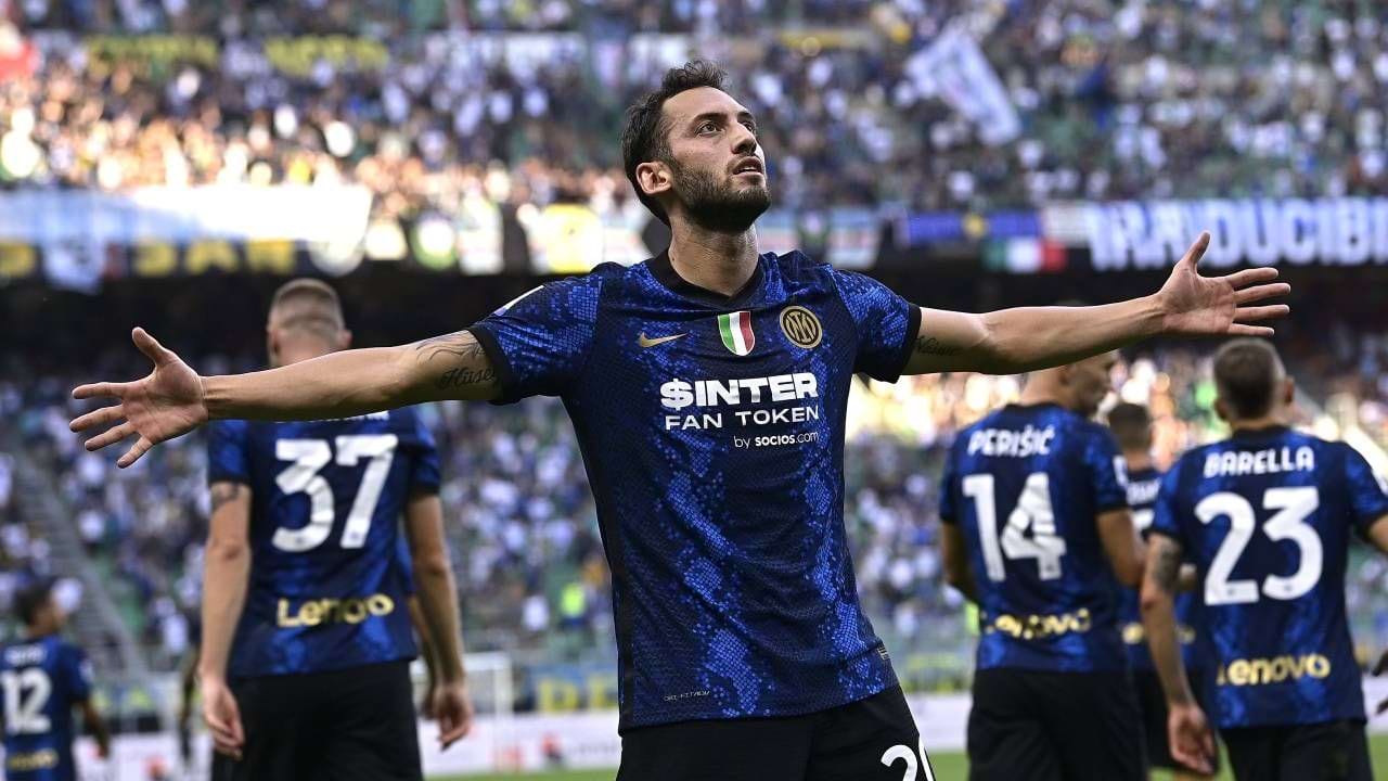 Jogador da Inter de Milão celebrando gol