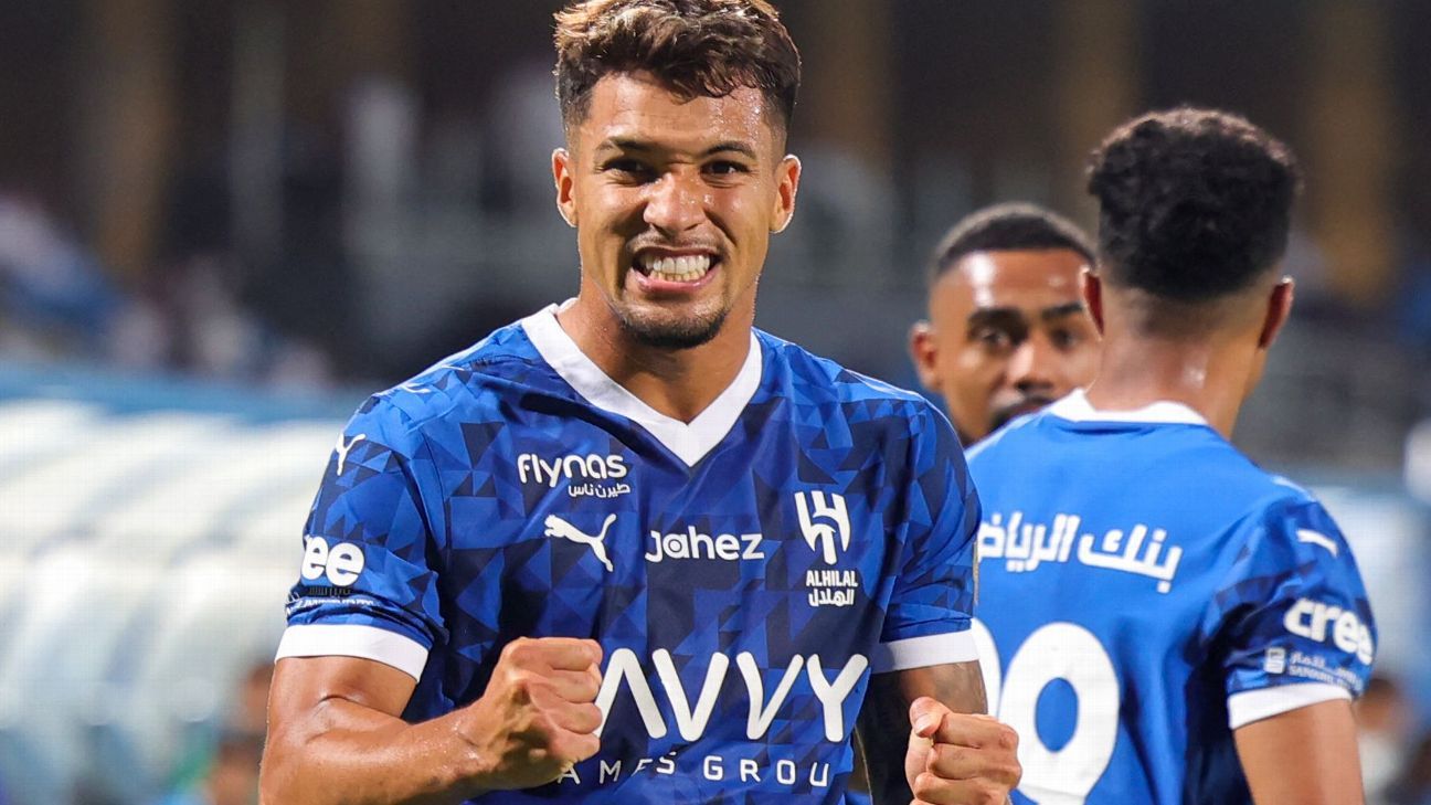 Jogador do Al-Hilal celebrando gol
