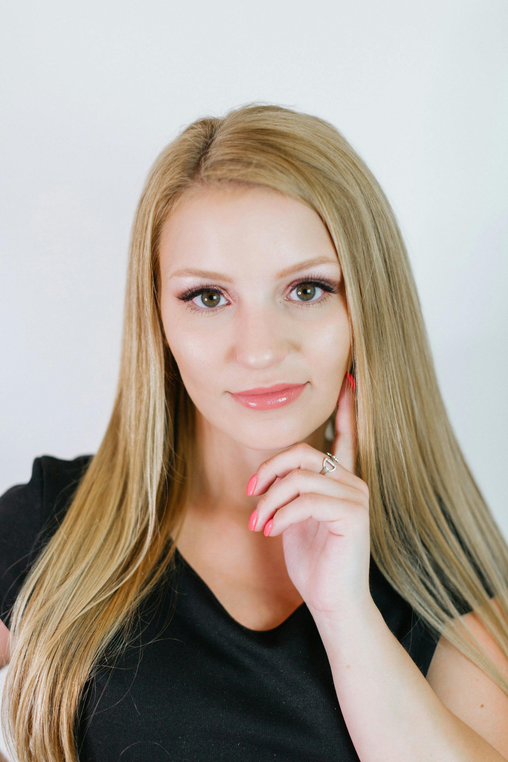 woman with long blonde hair