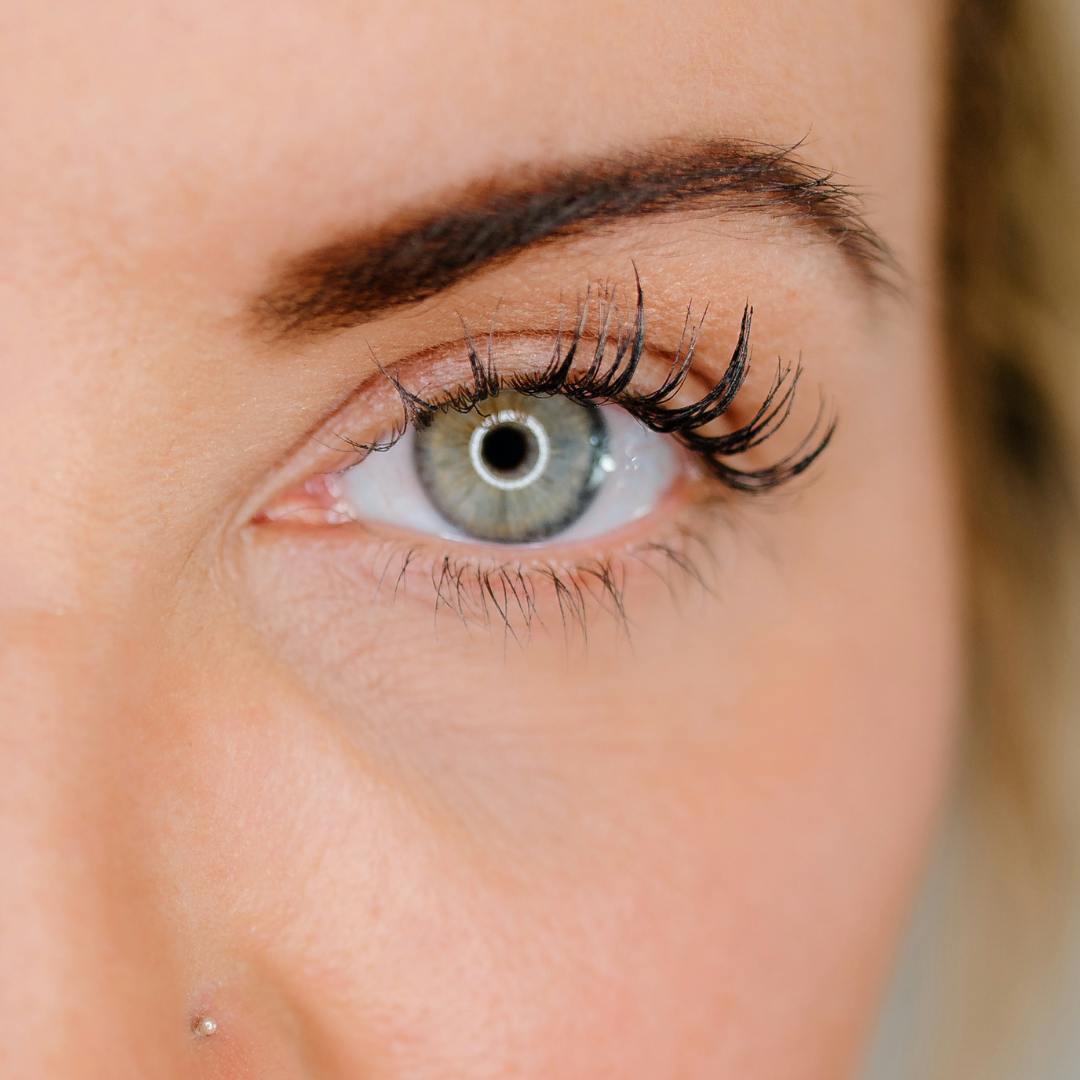 woman's green eye