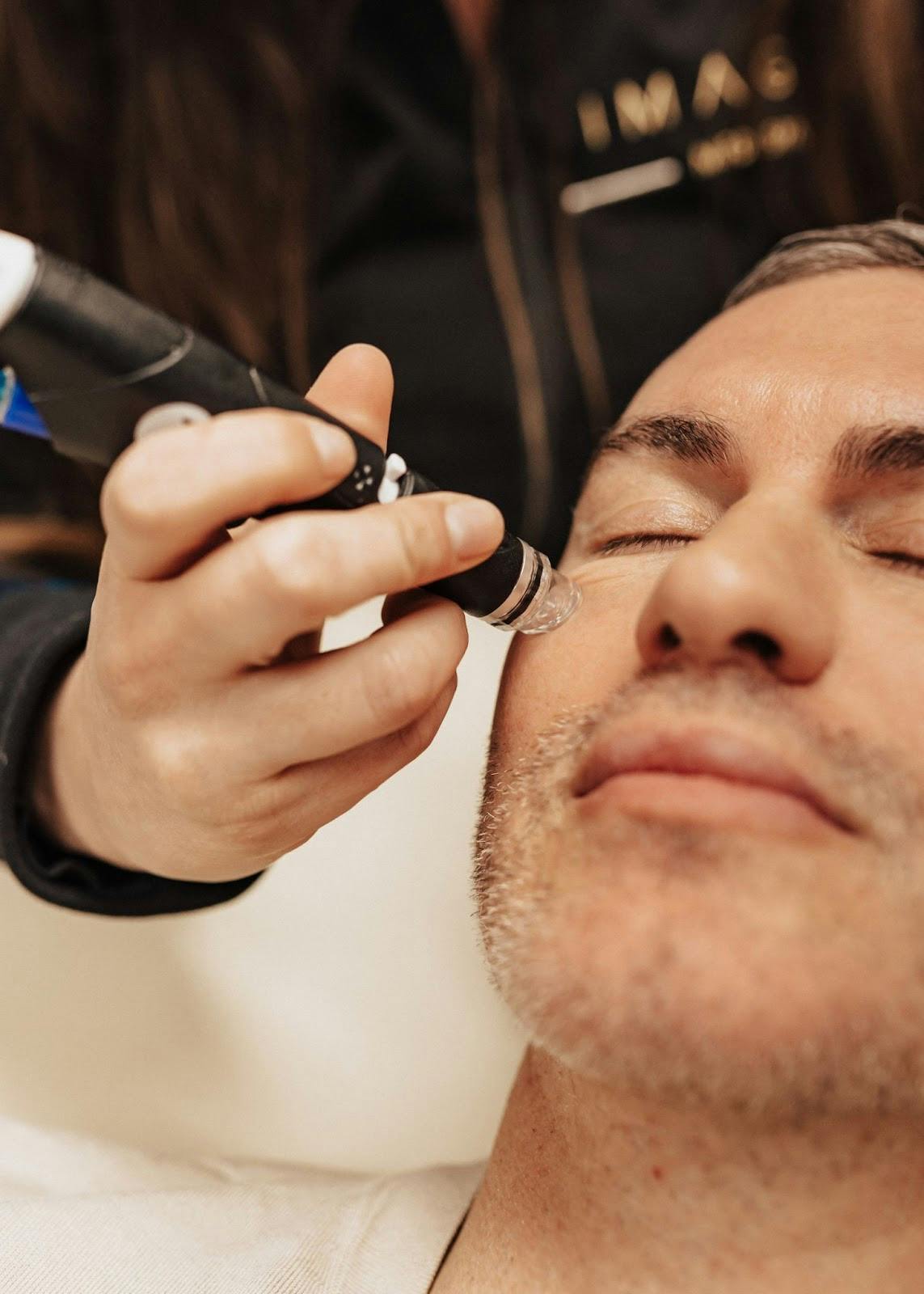 man getting a hydrafacial