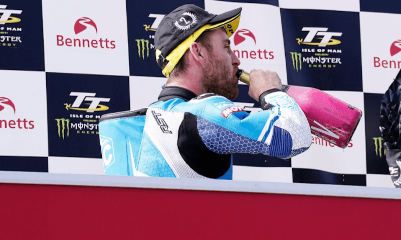 lee_johnston_2022_tt