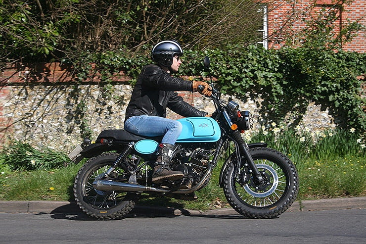 AJS Tempest Scrambler 125 2020 tested – 125cc street scrambler