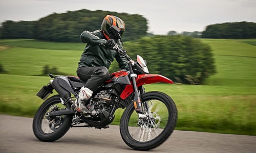 Aprilia SX125 & RX125 (2018) | Review