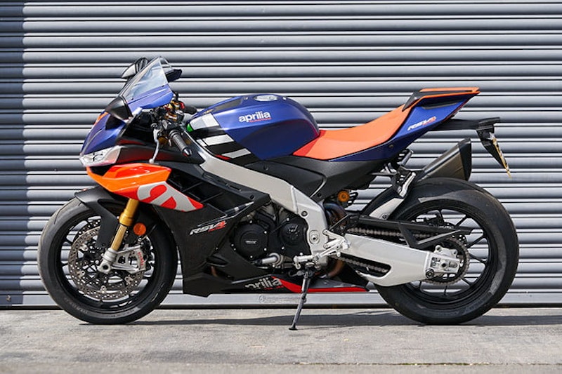 Aprilia RSV4 2021 Review Price Spec_029