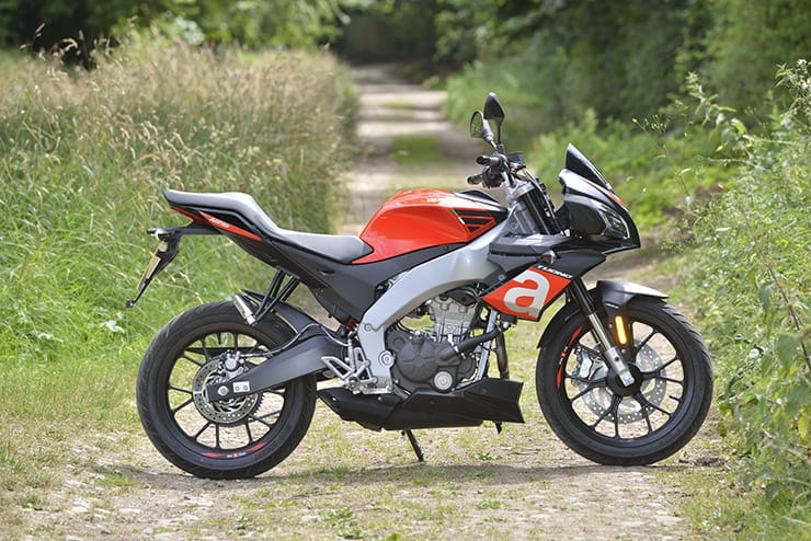 Aprilia Tuono 125 2017 review