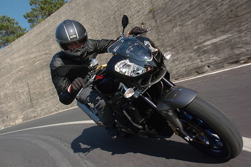 2006 Aprilia Tuono 1000R Review Used Price Spec_09
