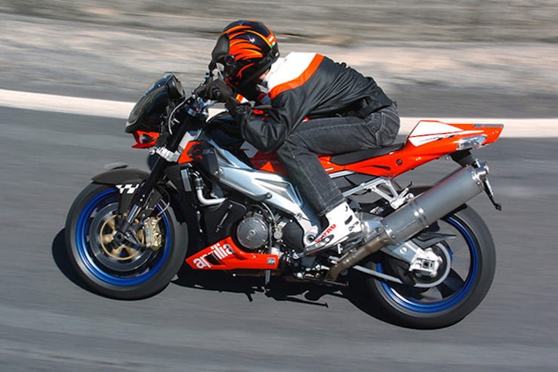 2006 Aprilia Tuono 1000R Review Used Price Spec_12