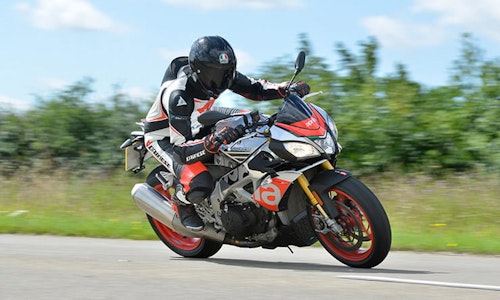 Aprilia Tuono V4 1100 Factory Review (2017) | BikeSocial