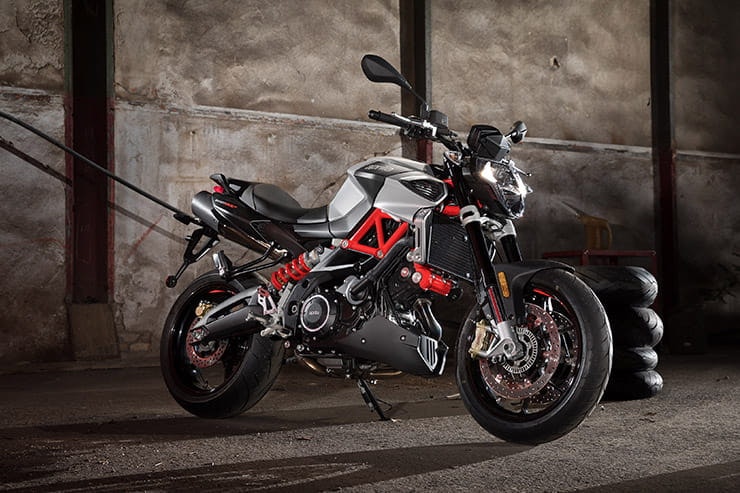 Aprilia Shiver 900 2017 Review Used Price Spec_02