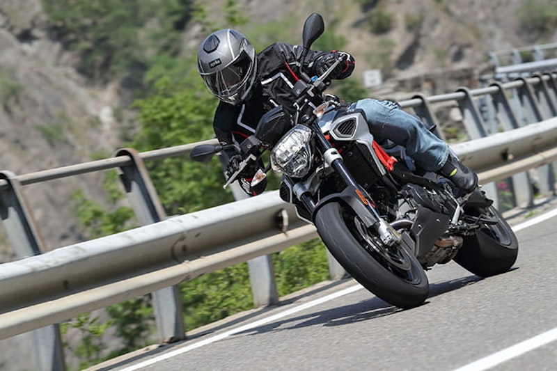 Aprilia Shiver 900 2017 Review Used Price Spec_05
