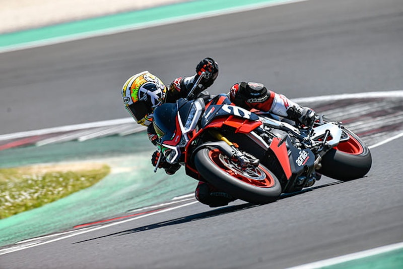 2021 Aprilia Tuono V4 Factory Review Price Spec_005