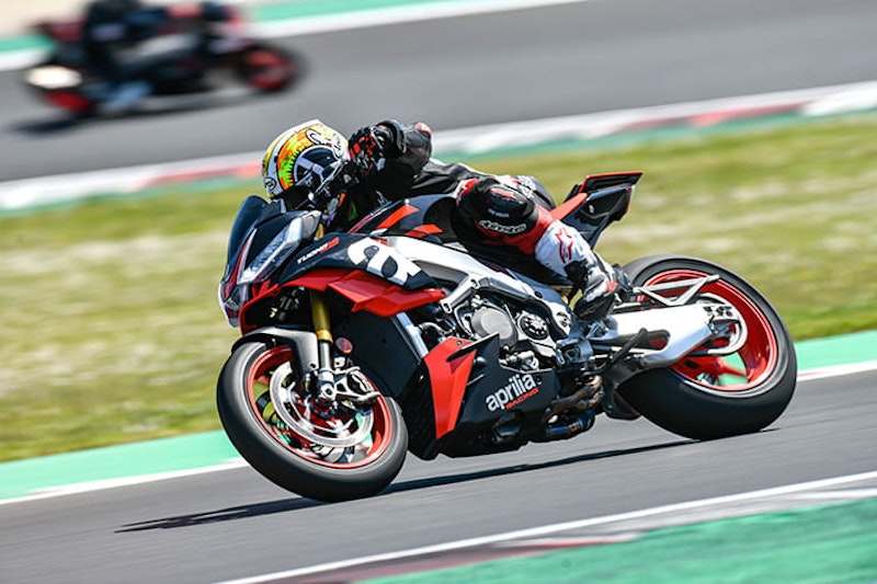 2021 Aprilia Tuono V4 Factory Review Price Spec_007