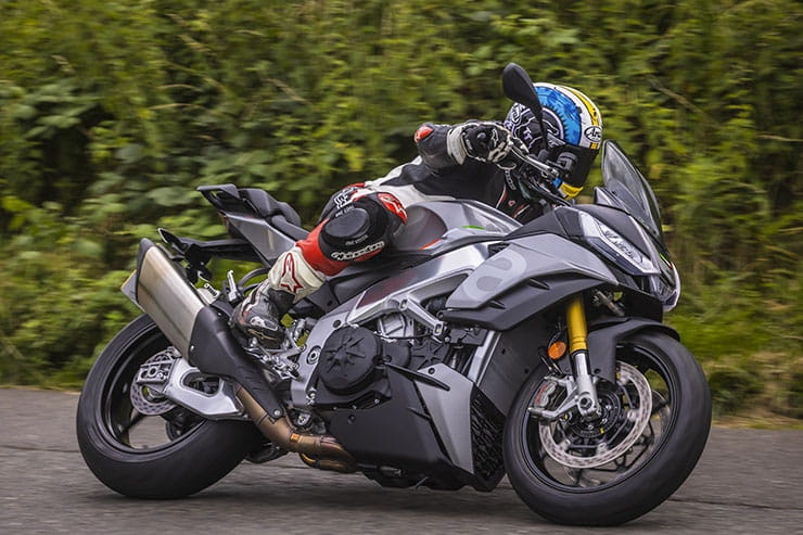 Aprilia Tuono V4 2021 Review Price Spec_26