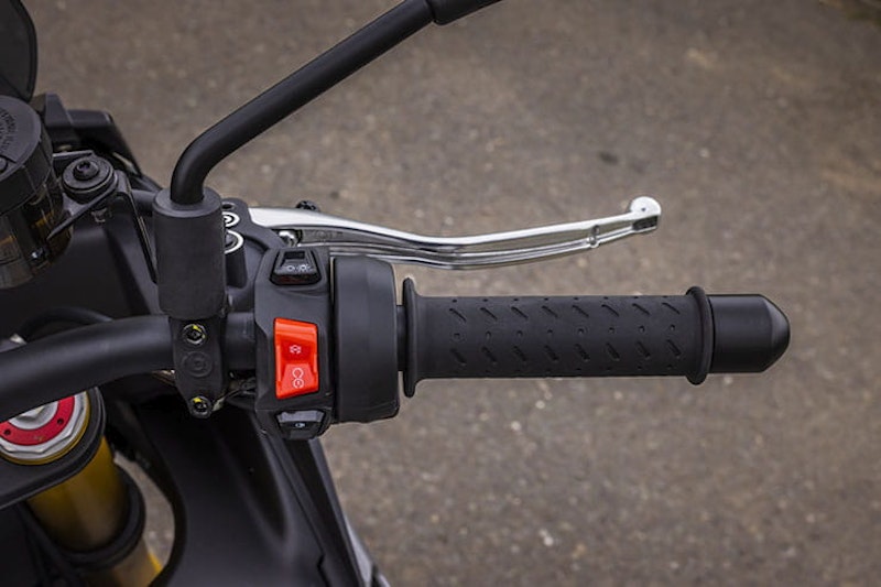 Aprilia Tuono V4 2021 Review Price Spec_09