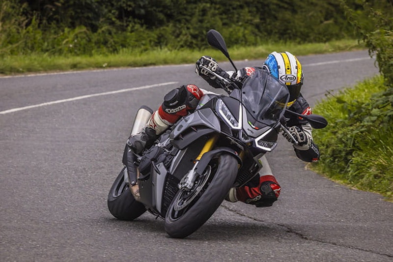 Aprilia Tuono V4 2021 Review Price Spec_30