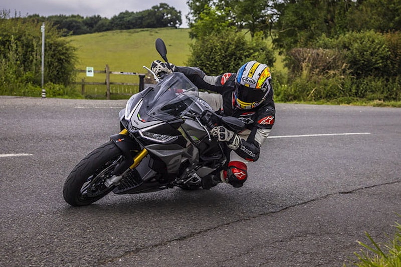 Aprilia Tuono V4 2021 Review Price Spec_33