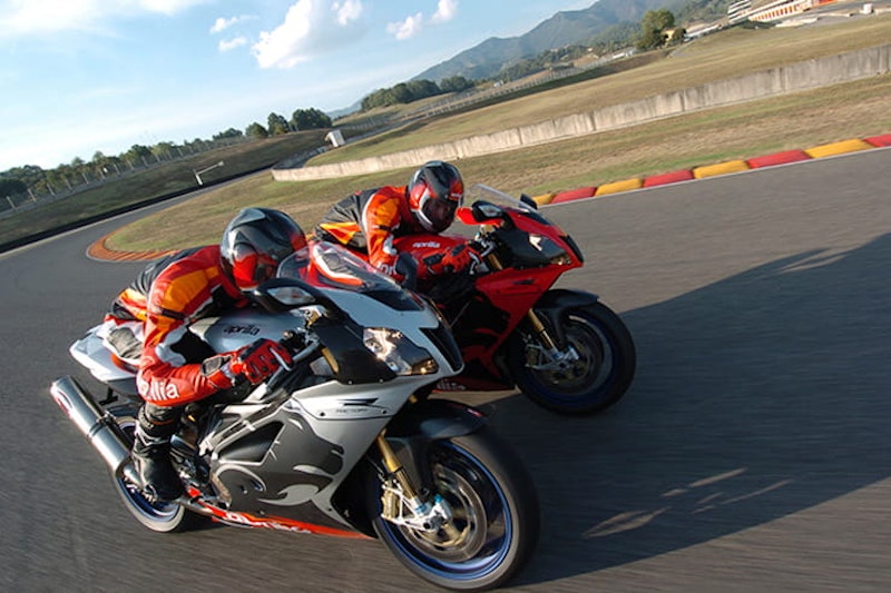 If you after a genuine day-to-day V-twin sportsbike that won’t break the bank but comes with all the bling, check out one of Aprilia’s fantastic RSV models.