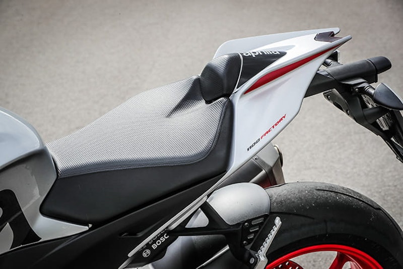 Aprilia Tuono V4 1100 Factory (2019) - Launch Review