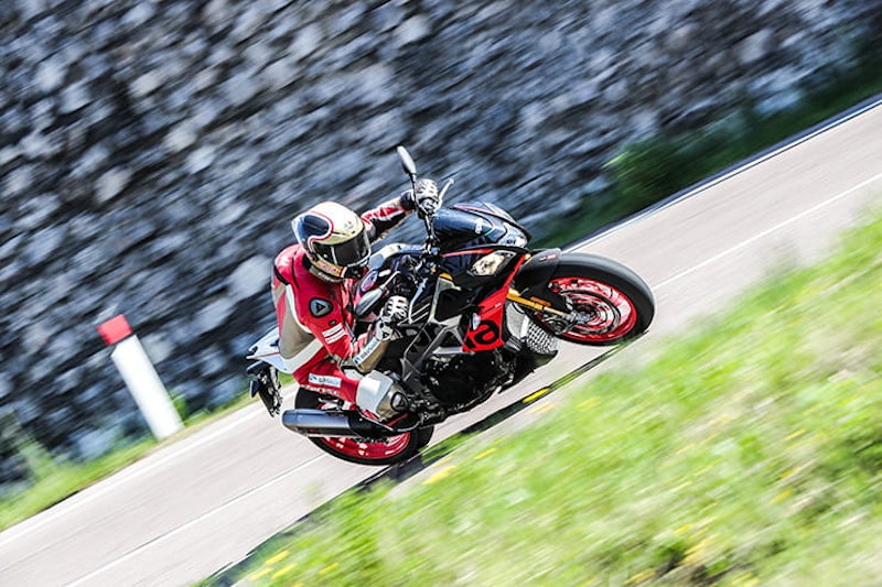 Aprilia Tuono V4 1100 Factory (2019) - Launch Review