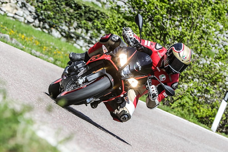 Aprilia Tuono V4 1100 Factory (2019) - Launch Review