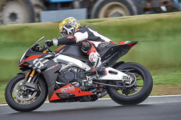 Aprilia RSV4 1100 Factory 2020 Review Price Spec (45)