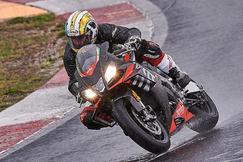 Aprilia RSV4 1100 Factory 2020 Review Price Spec (34)