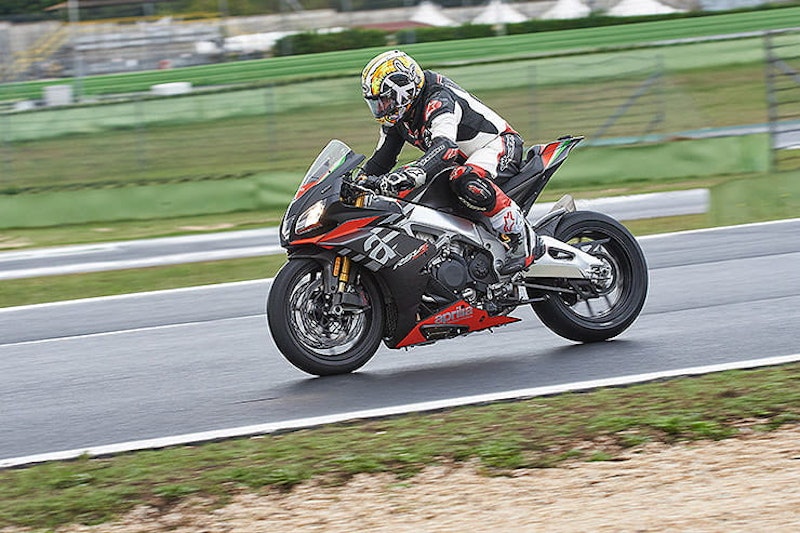 Aprilia RSV4 1100 Factory 2020 Review Price Spec (47)