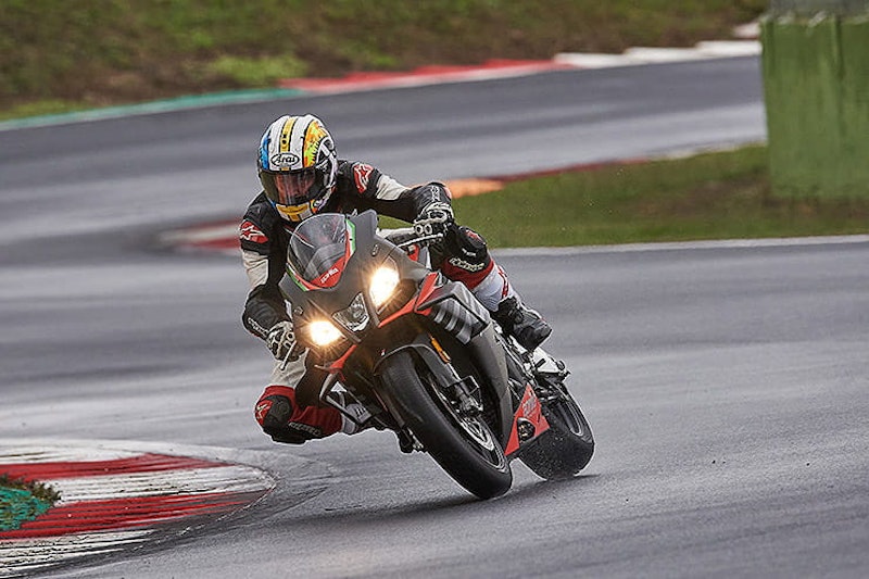 Aprilia RSV4 1100 Factory 2020 Review Price Spec (36)
