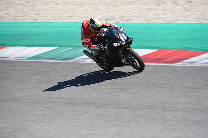 Aprilia RSV4 1100 Factory