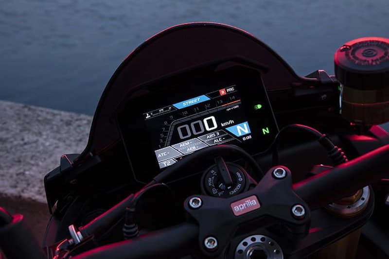 2021 Aprilia Tuono V4 Factory Review Price Spec_029