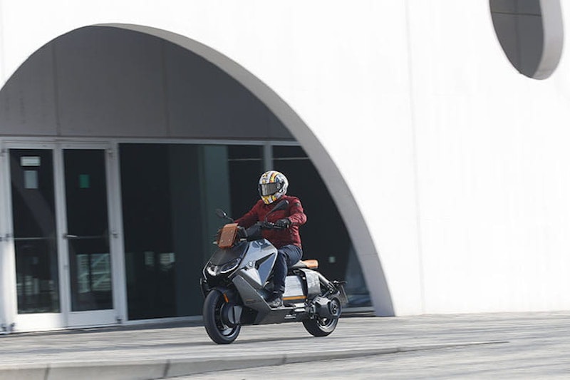 2022 BMW CE 04 Electric Scooter Review Price Spec Details_27