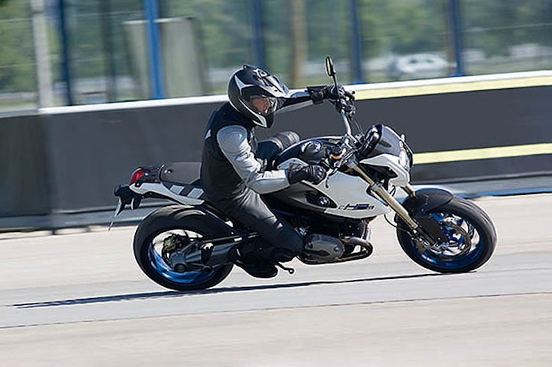 BMW HP2 Megamoto 2007 Review Used Price Spec_04