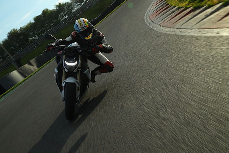 2021 BMW S1000R Review Price Spec_19