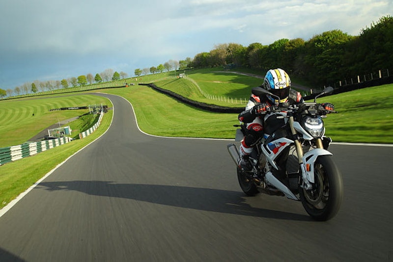 2021 BMW S1000R Review Price Spec_18