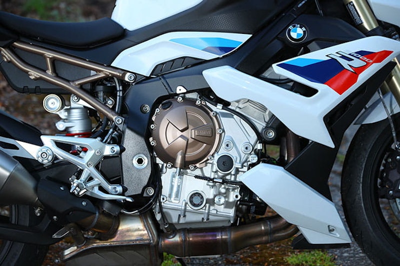 2021 BMW S1000R Review Price Spec_32