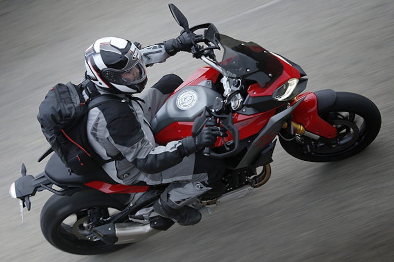 Full review of the 2020 BMW F900XR – can this new parallel twin compete with the Yamaha Tracer 900 or Triumph Tiger 900. Price vs performance…